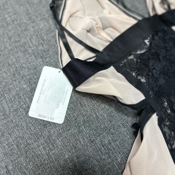 FRENCH AFFAIR | Lace Body Suit - Picture 6 of 6